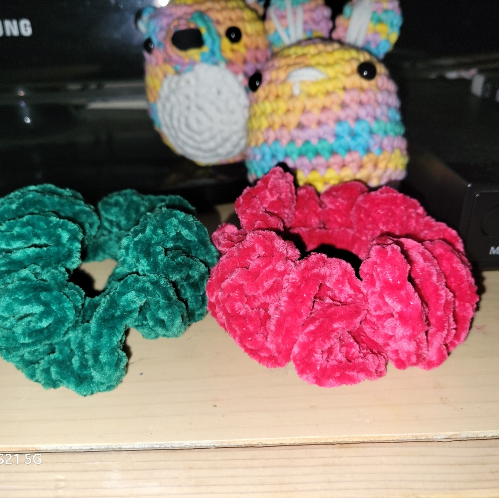 Crochet hair scrunches